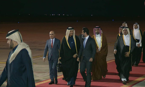 وزير الخارجية القطري يصل الاقليم