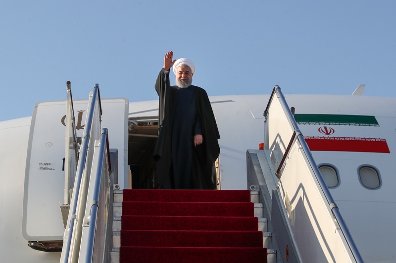 روحاني یغادر طهران متوجهاً الى بغداد 