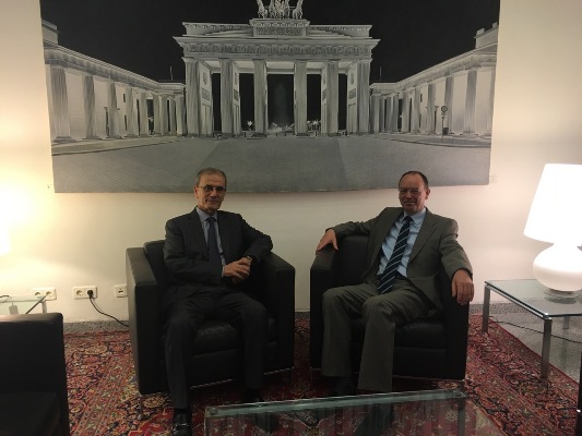 محافظ كركوك يلتقي سفير ألمانيا الاتحادية