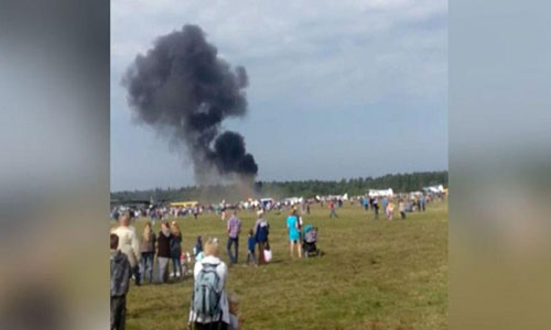فيديو.. مصرع شخصين بتحطم طائرة قرب موسكو