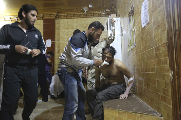 المصابون بمواد سامة يعالجون في مشفى بسوريا