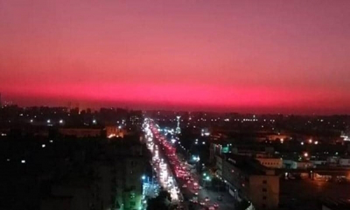 سبب تحول لون سماء العراق الى الأحمر