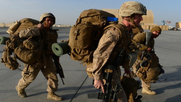 التحالف يعلن وصول قوات من البحرية الأمريكية الى العراق
