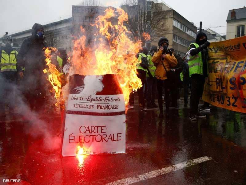 سبت خامس للسترات الصفر وحروب الشوارع في فرنسا