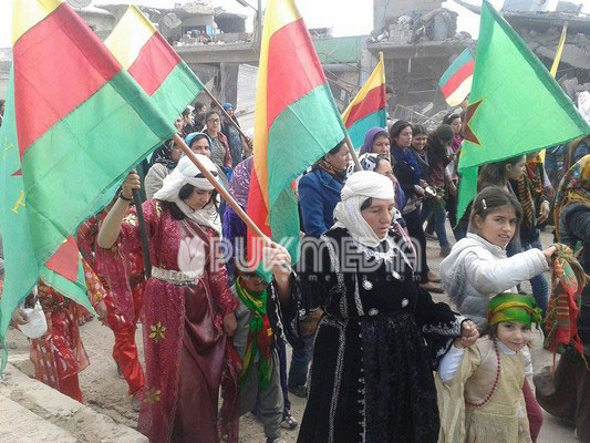 بالصور.. احتفال الكوردستانيات بعيد المرأة العالمي في كوباني