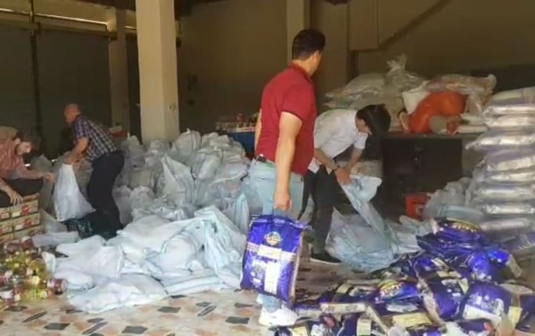 الاتحاد الوطني يوزع مساعدات لذوي الشهداء في نينوى
