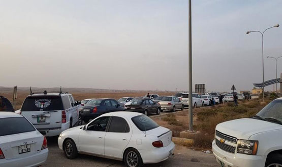 الأردن يفتح الحدود مع سوريا أمام المواطنين العالقين 