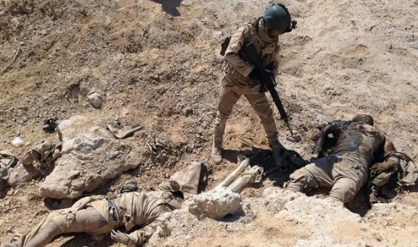 داعش يترك جثث عناصره بمعارك الرمادي