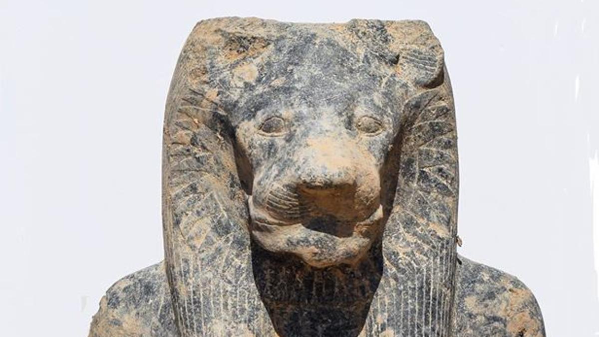 اكتشاف إلهة مصرية بالأقصر