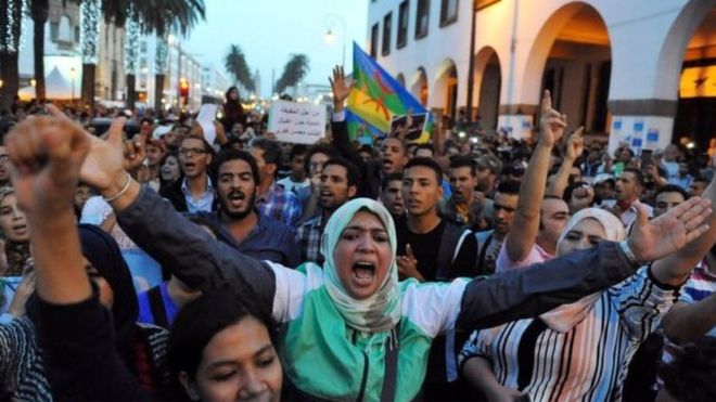 تظاهرات في المغرب احتجاجا على مصرع بائع سمك 