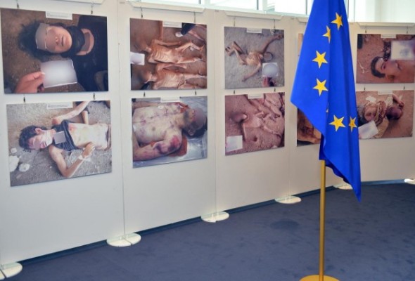 جرائم الأسد بمعرض في البرلمان الأوروبي