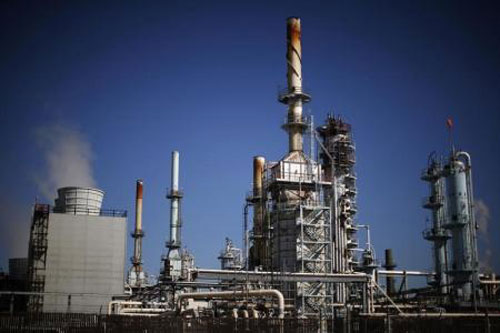 النفط يرتفع مع مباحثات الإنتاج في إيران