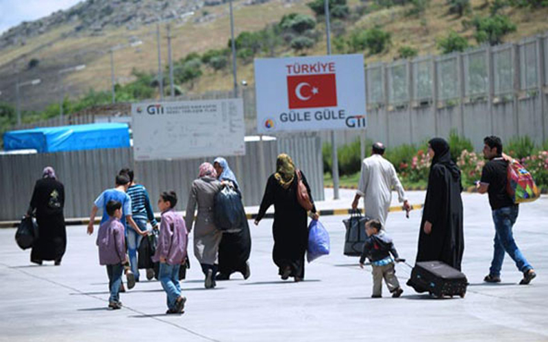 وزارة الهجرة تعلن اعادة 105 لاجئين من تركيا