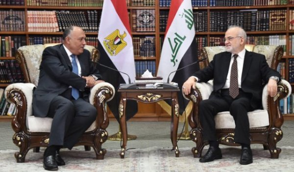 العراق يطالب مصر بتخفيف إجراءات منح التأشيرات للعراقيين