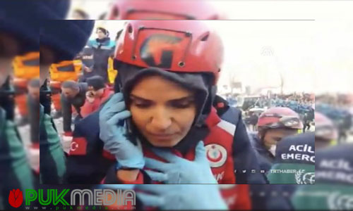 تركيا.. انقاذ سيدة بعد قضائها 17 ساعة تحت الانقاض