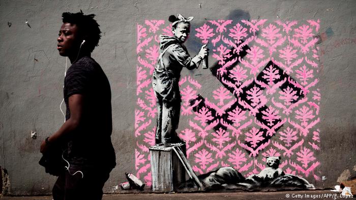 انكسي هو أحد أشهر رسامي الجرافيتي في العالم