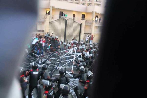 جانب من الأحداث في القاهرة