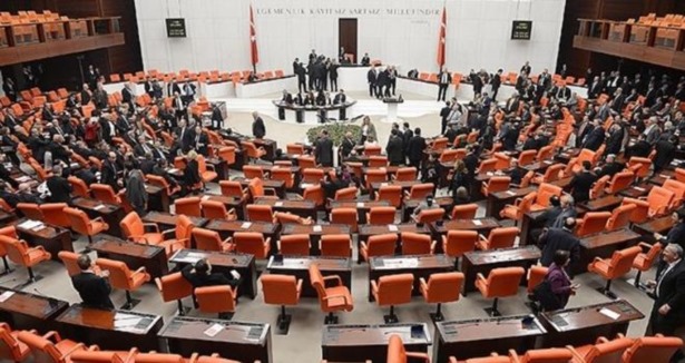 البرلمان التركي يتسلم مذكرة تفويض بضرب داعش