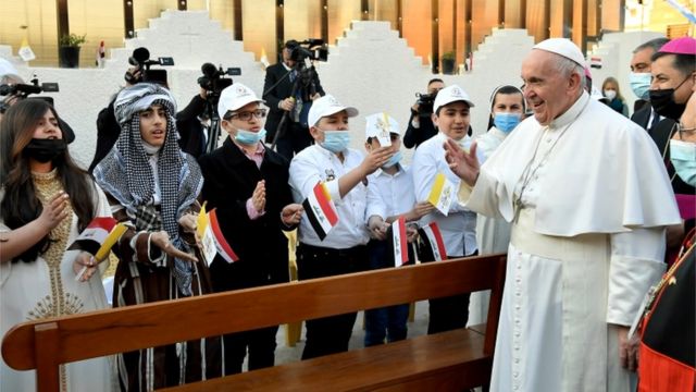 البابا يوجه تحية حارة الى العراقيين 