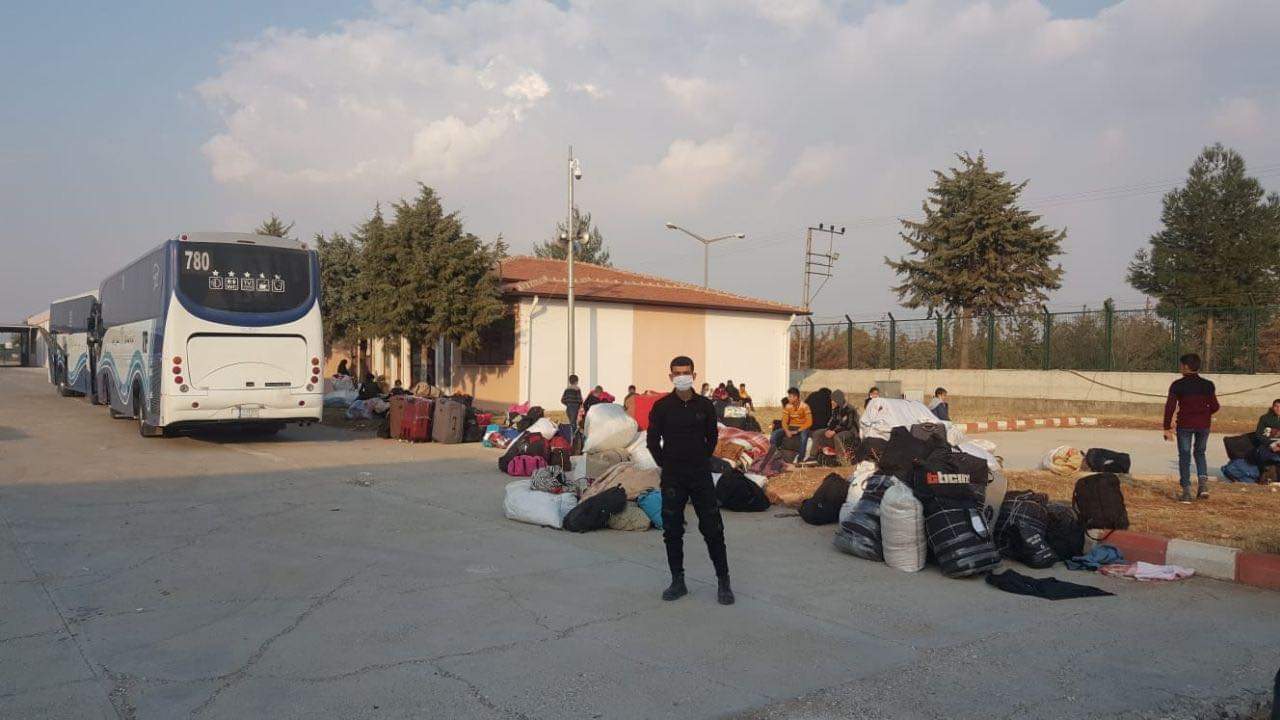 عودة عشرات اللاجئين العراقيين من ادلب السورية 