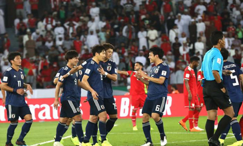 فوز صعب لليابان على عمان