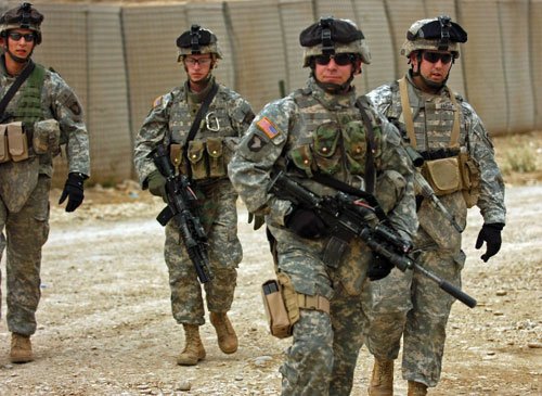 امريكا ترسل 450 جنديا الى الكويت لقتال داعش