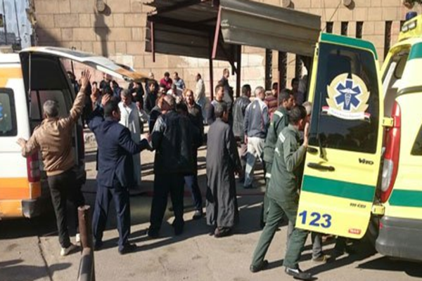 15 قتيلاً وجريحاً بانفجار استهدف كاتدرائية الأقباط بالقاهرة