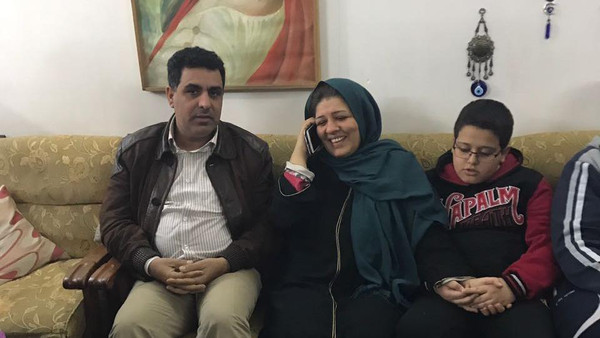 اطلاق سراح الصحفية افراح شوقي والعبادي يتصل بها