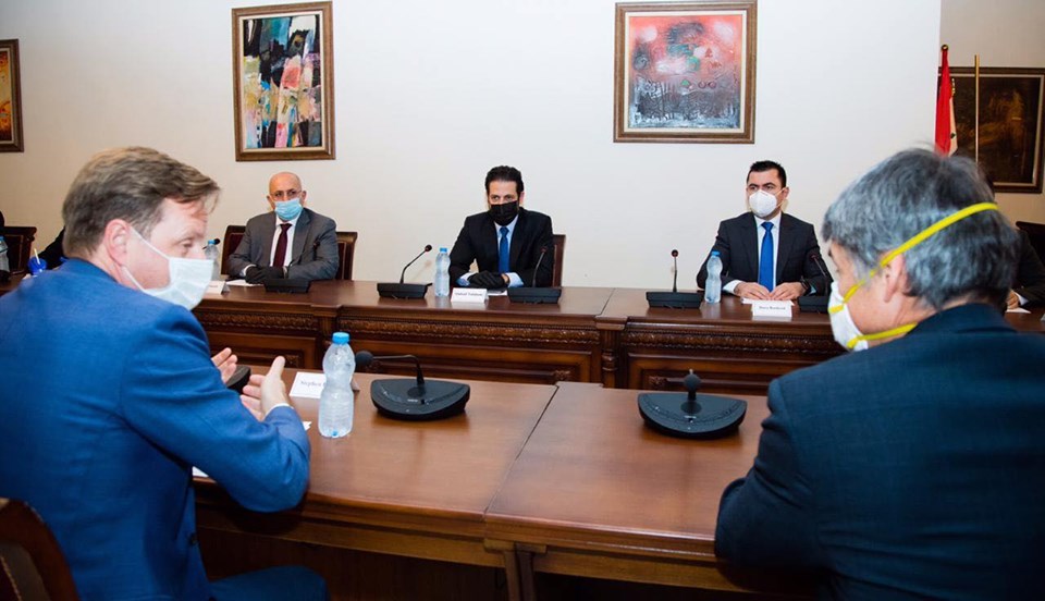 طالباني يجتمع مع سفيري بريطانيا والولايات المتحدة