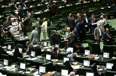 البرلمان الايراني يصادق على الاتفاق النووي 