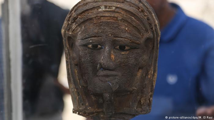علماء ألمان يعثرون على قناع أثري نادر في مصر 