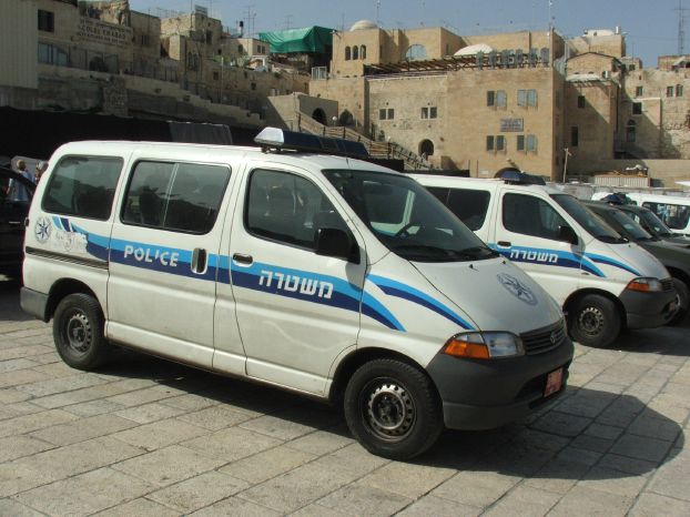 فلسطيني يطعن عدة ركاب في حافلة في تل أبيب