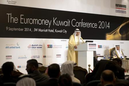 هبوط أسعار النفط يهدد النمو الاقتصادي في دول الخليج