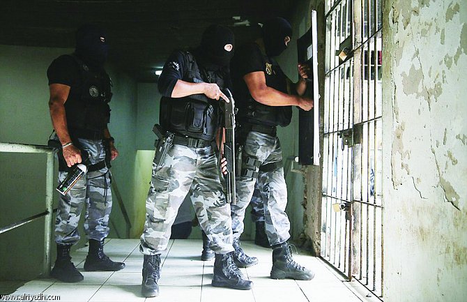 سجناء يحتجزون حراسا كرهائن في البرازيل