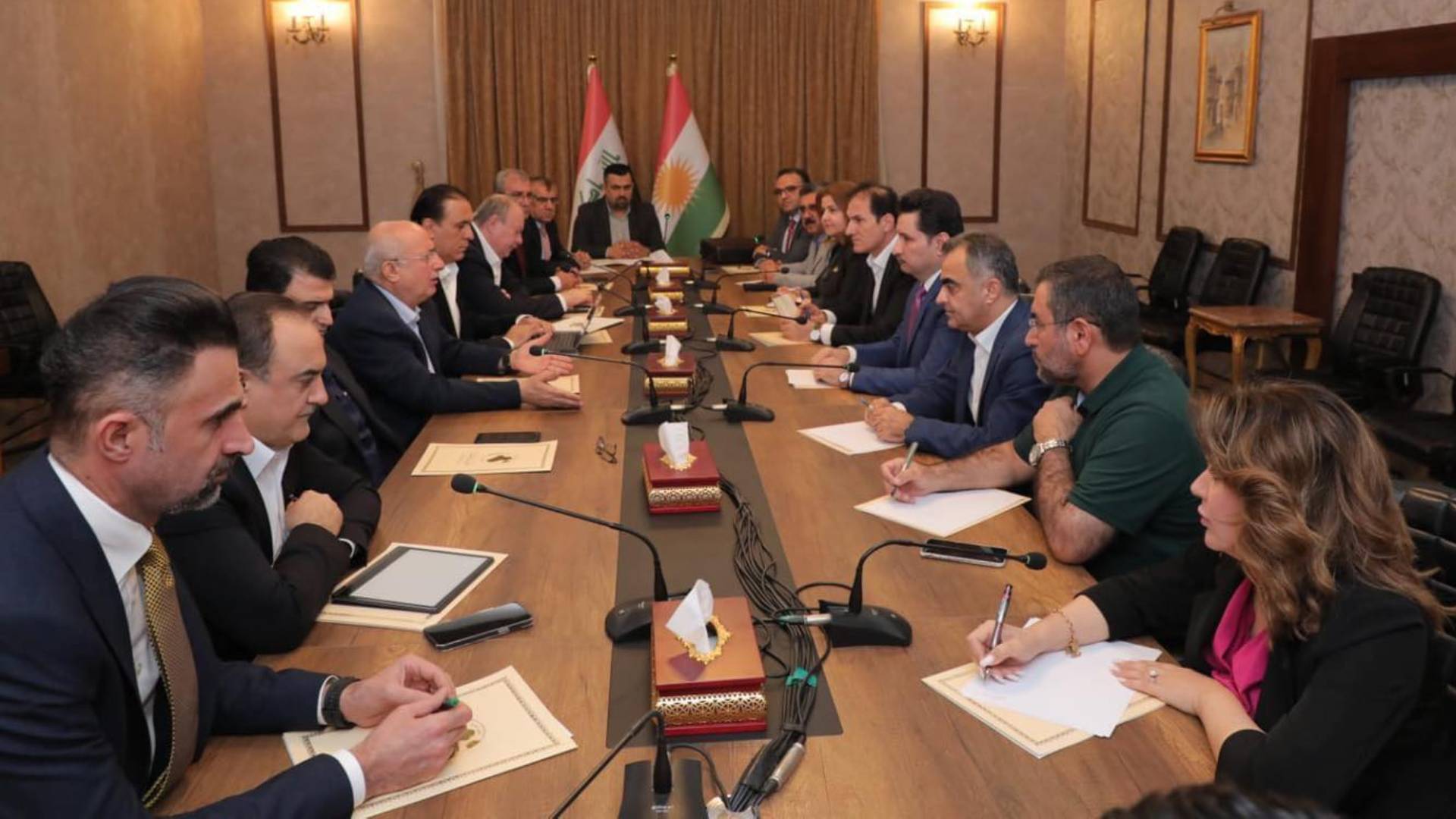 اجتماع رؤساء الكتل مع وفد حكومة اقليم كوردستان 