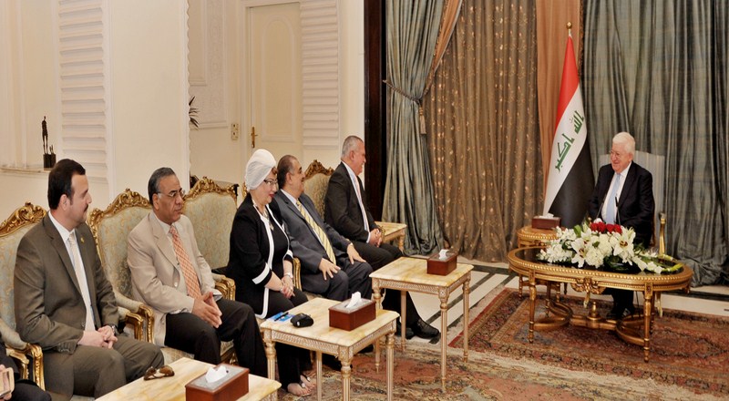 الرئيس معصوم يؤكد أهمية مكانة مصر في العالم العربي