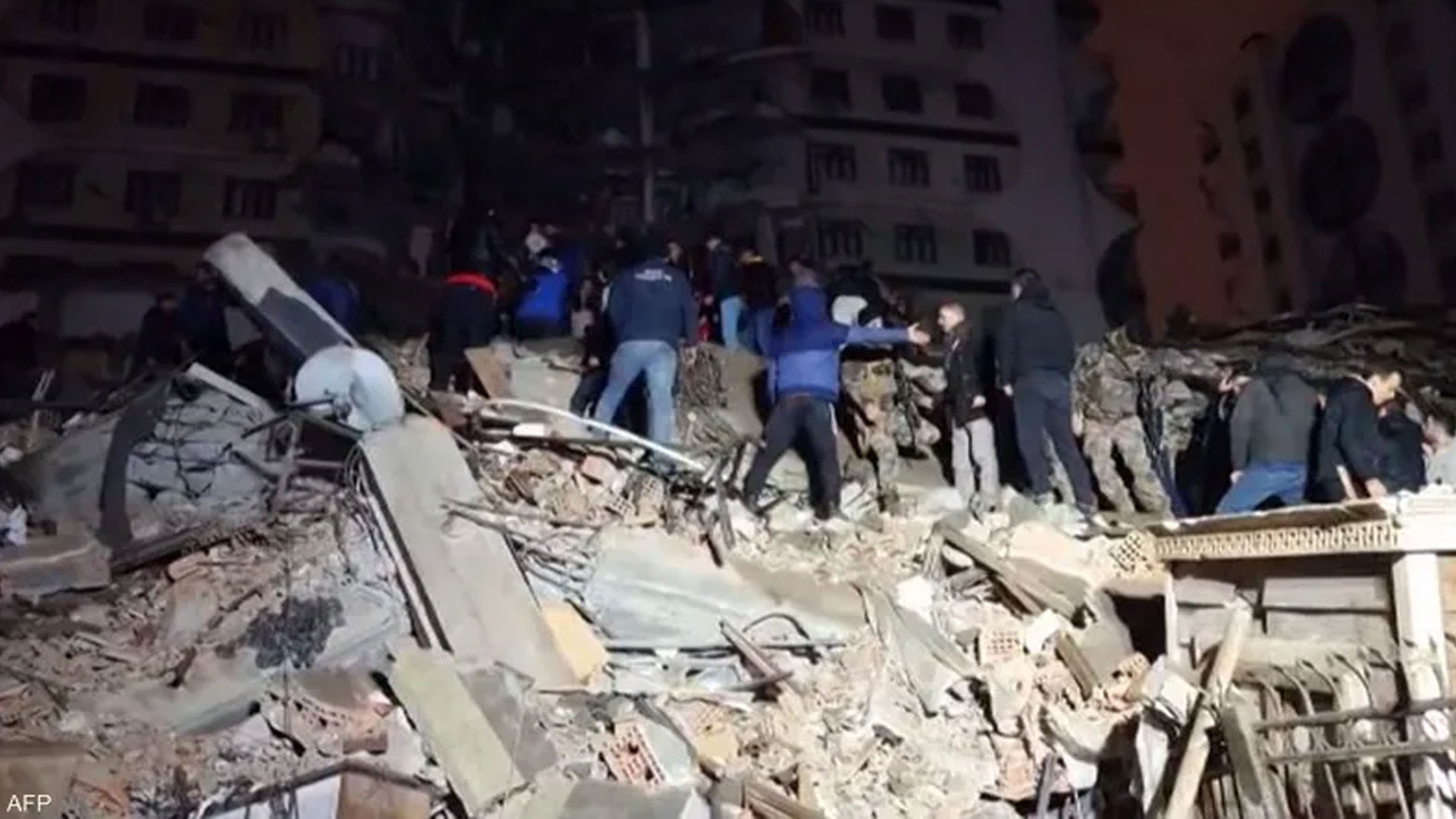 زلزال عنيف يضرب تركيا وسوريا