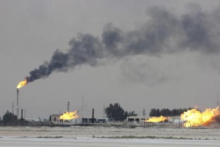 العراق يطلب عروضا لخط تصدير النفط إلى الأردن