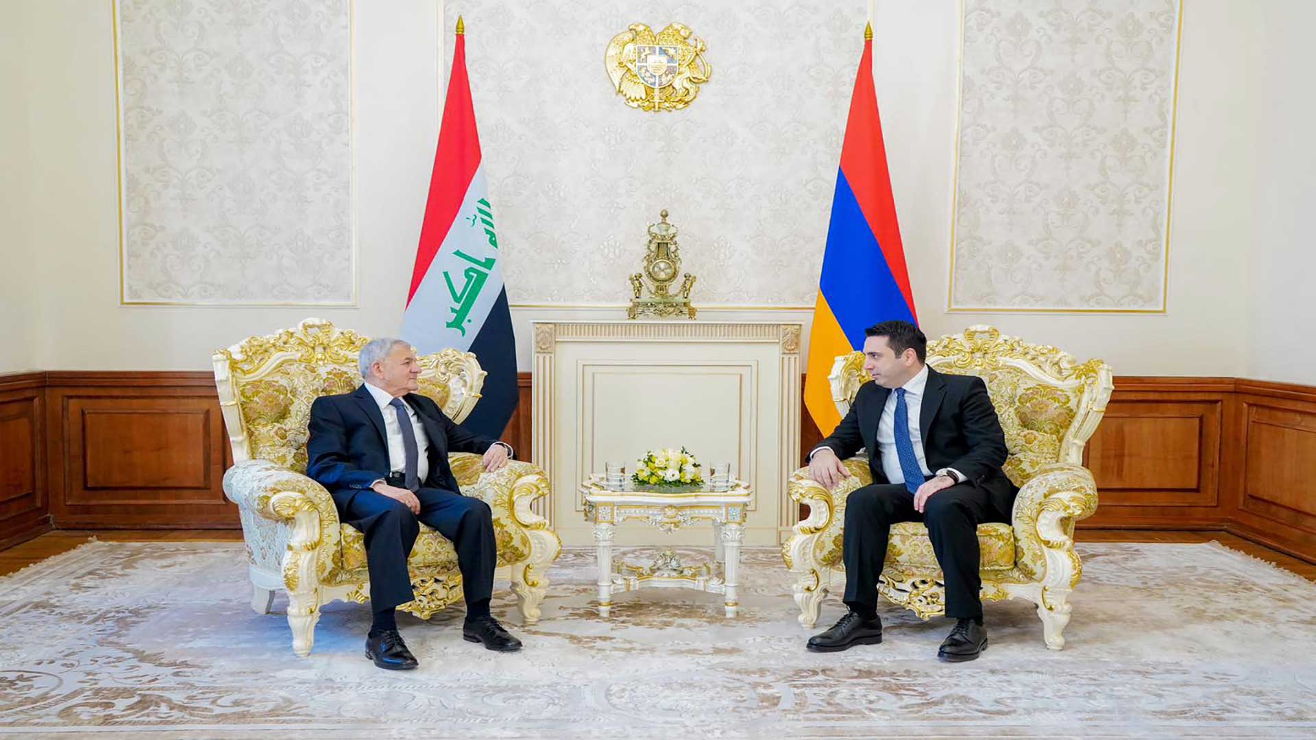 رئيس الجمهورية يزور الجمعية الوطنية الأرمينية