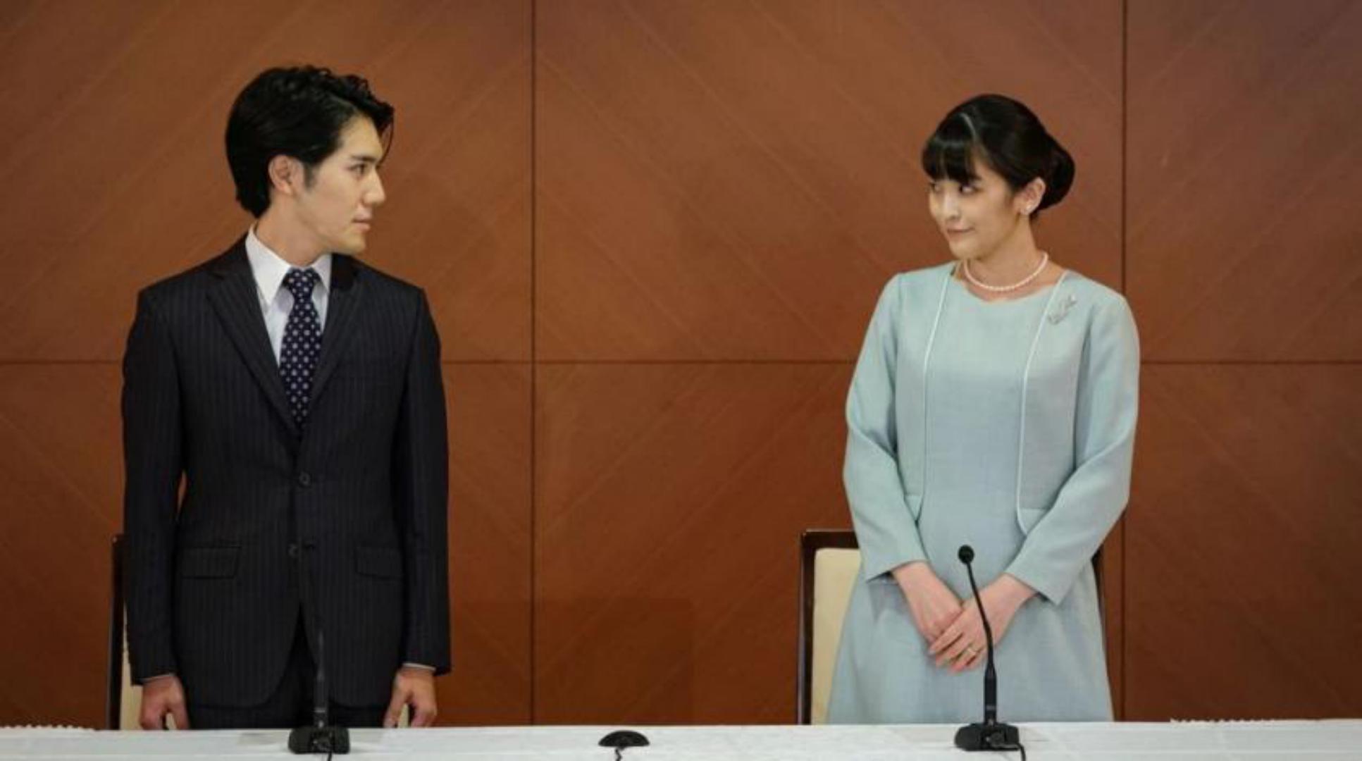  Japan’s Princess Mako and her husband Kei Komuro attend a news conference to announce their wedding at Grand Arc Hotel in Tokyo, Japan, October 26, 2021. (Reuters)