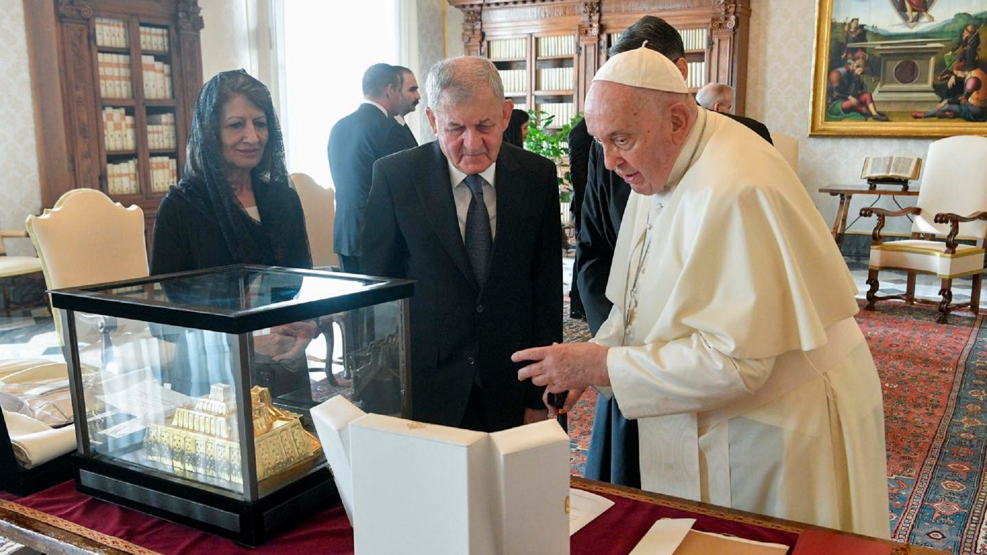   Iraqi President, First Lady meet Pope Francis in Vatican City