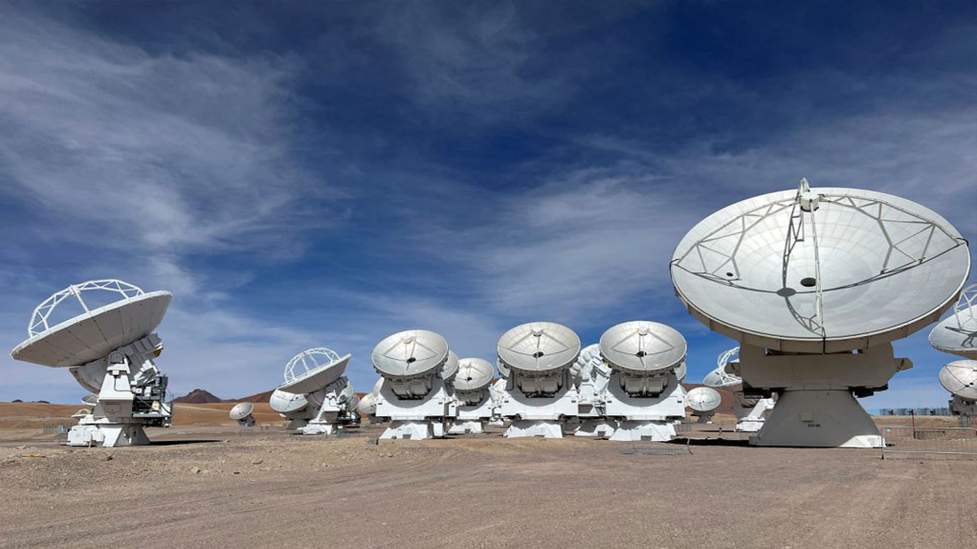  Parabolic antennas of the ALMA (Atacama Large Millimeter/submillimeter Array) observatory are seen at the El Llano de Chajnantor in the Atacama desert, Chile May 18, 2022. Picture taken May 18, 2022. REUTERS/Rodrigo Gutierrez