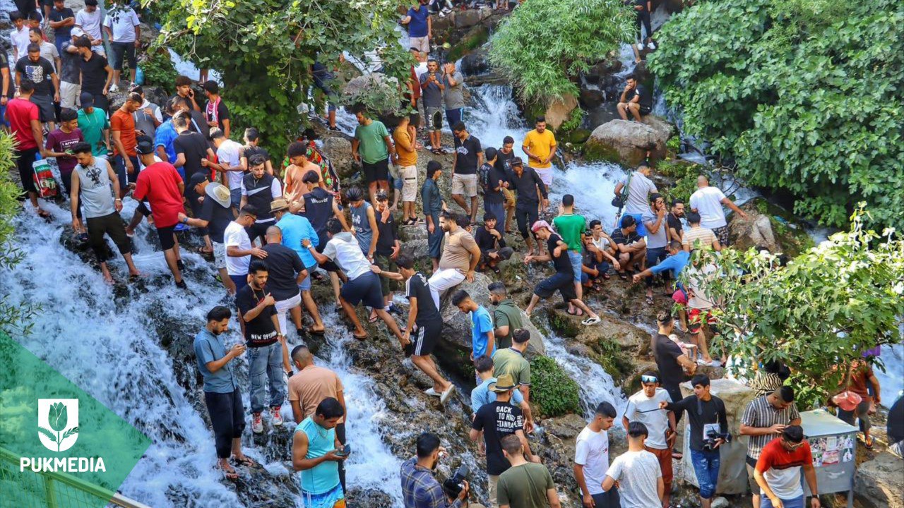  Tourists at the Ahmad Awa Waterfall in Sulaymaniyah.
