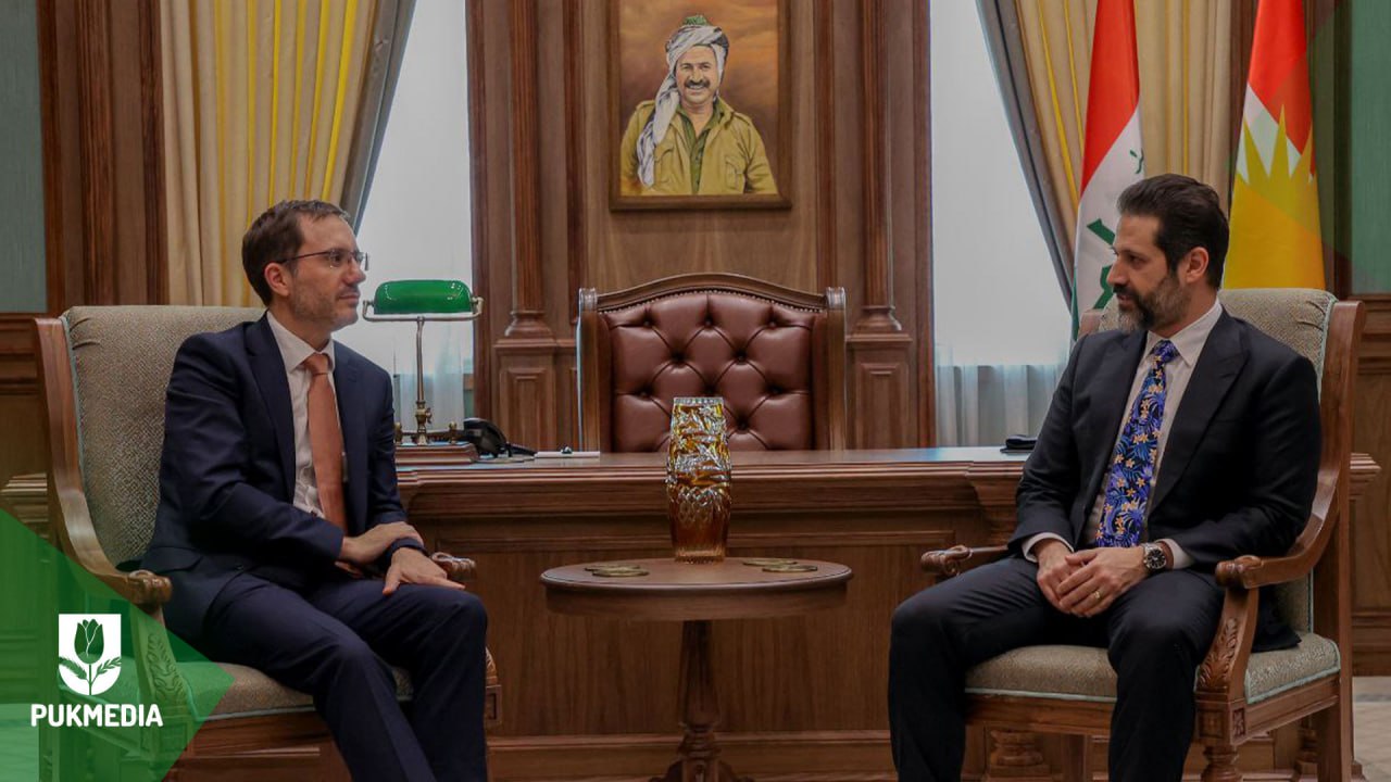  Qubad Talabani and the British Ambassador to Iraq.