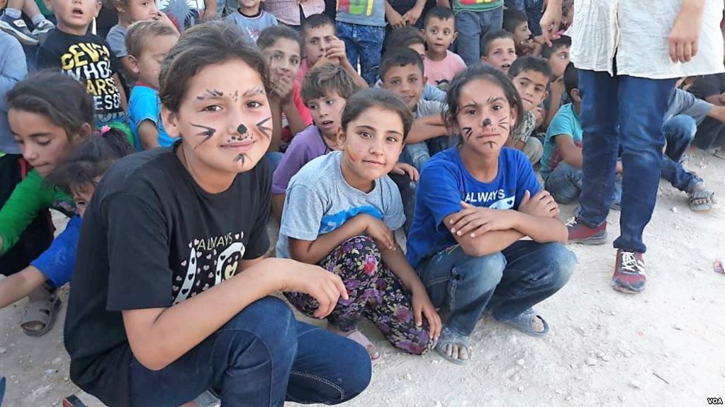 Jibo Zarokên Efrînî yên Penaber Çalakîyeke Hunerî Hat Darxistin